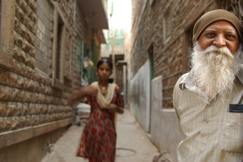 Old man and young girl